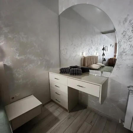 мери Apartman *
